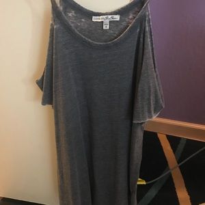 Express shoulder cut out top